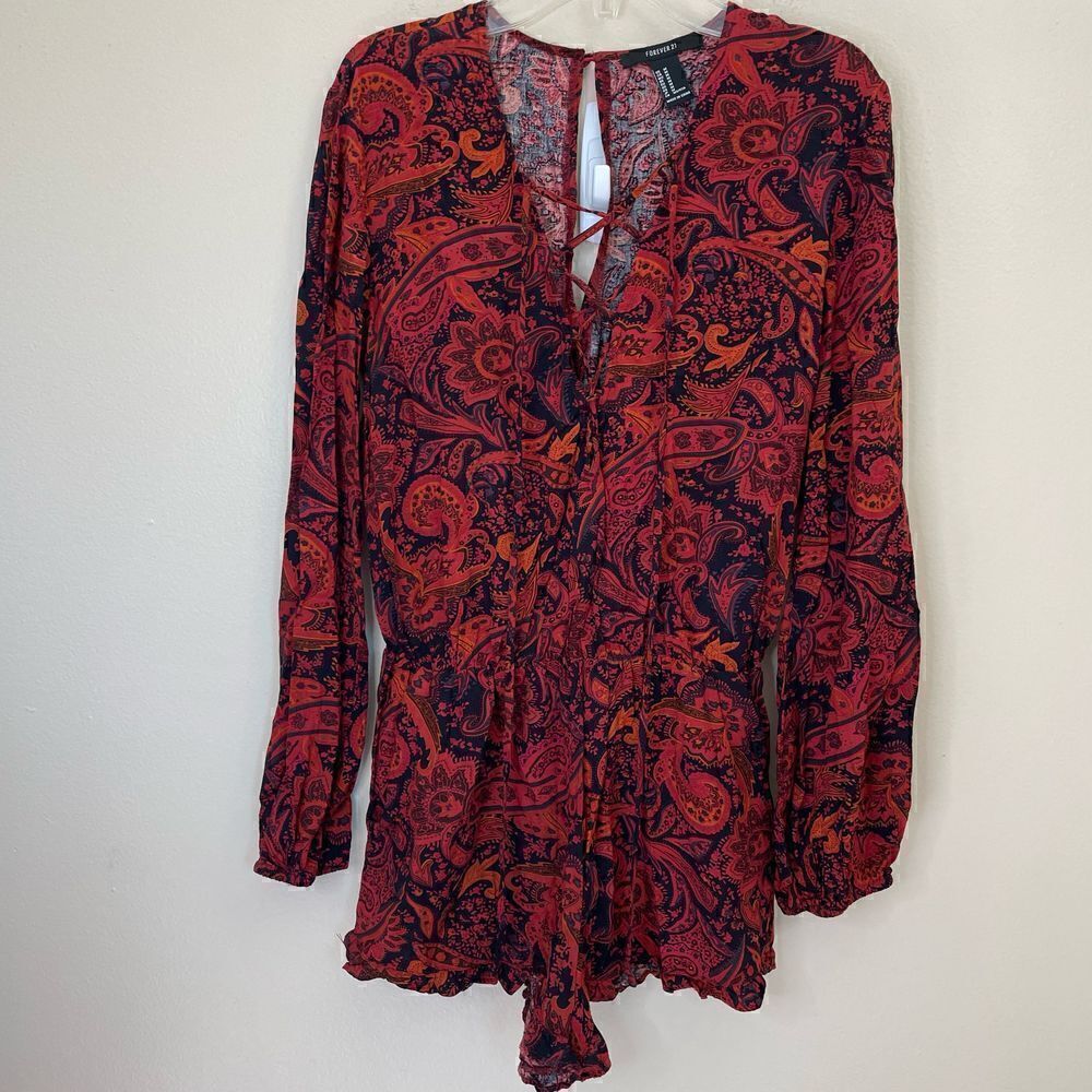 Forever 21| Medium Romper| Super soft| 100% Rayon| With pockets| Paisley print